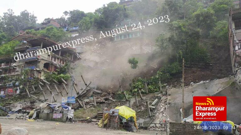 हिमाचल में भारी बारिश भूस्खलन का कहर जारी