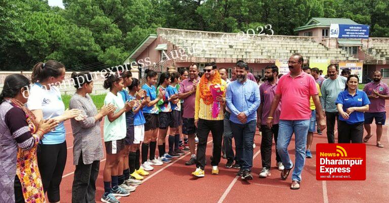 द्रोणाचार्य अवार्डी रमेश पठानिया ने किया यस _हमीर हॉकी 2023 प्रतियोगिता का शुभारंभ