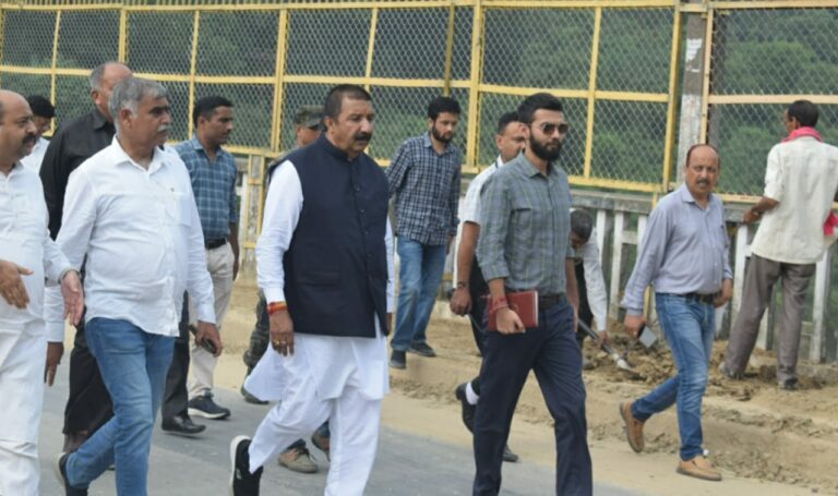 उपमुख्यमंत्री मुकेश अग्निहोत्री ने किया सुजानपुर पुल का निरीक्षण