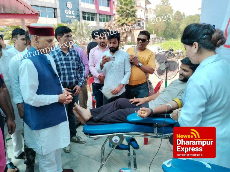 रक्तदान से बचाई जा सकती है किसी की जान, यह समय बयान बाजी करने का नहीं लोगों को सहयोग देने का है :धूमल