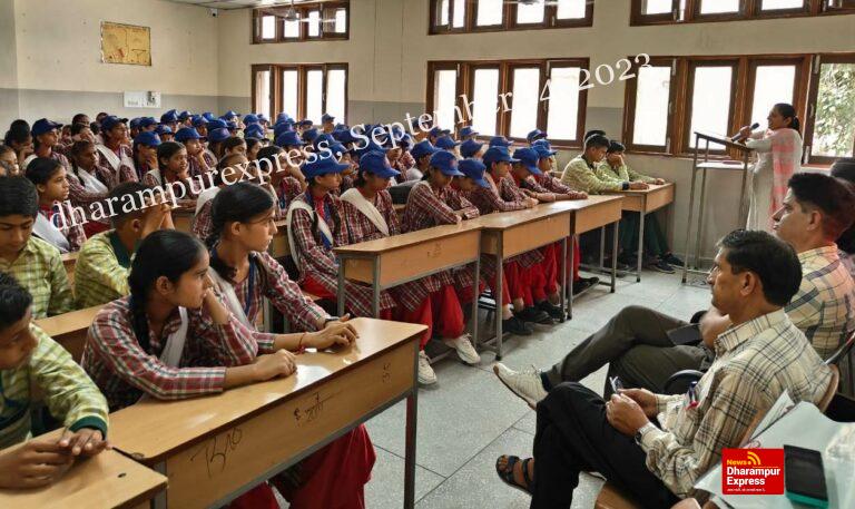 परमार्थ स्कूल और लंबलू स्कूल में किया विद्यार्थियों का मार्गदर्शन