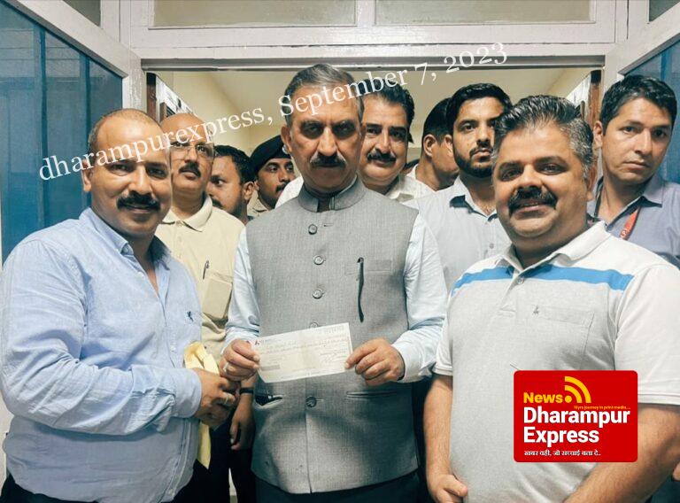 हरीश नंदा ने मुख्यमंत्री राहत कोष में दिए एक लाख 11हजार एक सौ ग्यारह रूपए 