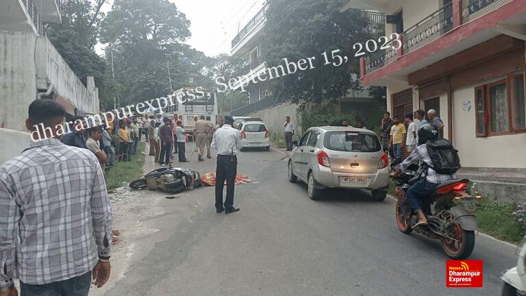 बस और स्कूटी की टक्कर, स्कूटी सवार की मौके पर मौत