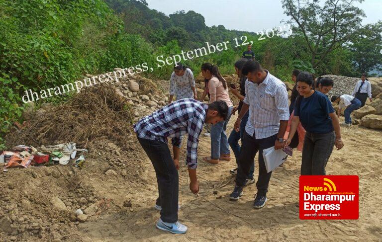 एनएसएस स्वयंसेवियों ने चलाया सफाई अभियान