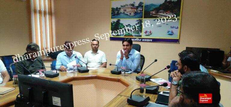 एनडीएमए की टीम ने ली नुक्सान की रिपोर्ट, प्रभावितों से की बात