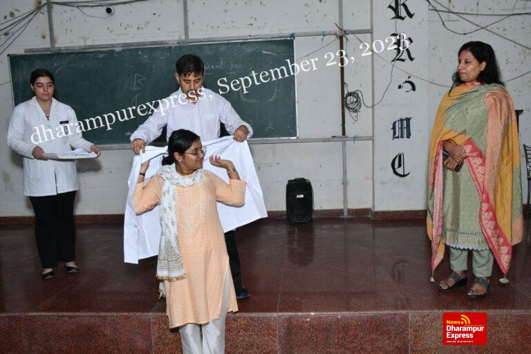 एमबीबीएस के नए बैच के लिए आयोजित किया व्हाइट कोट समारोह