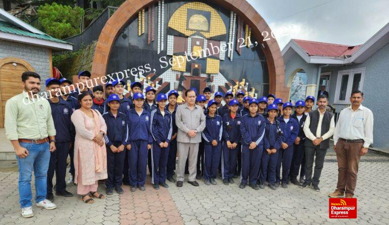 विधानसभा अध्यक्ष ने दाड़गी स्कूल के छात्र छात्राओं को समझाई लोकतान्त्रिक प्रणाली