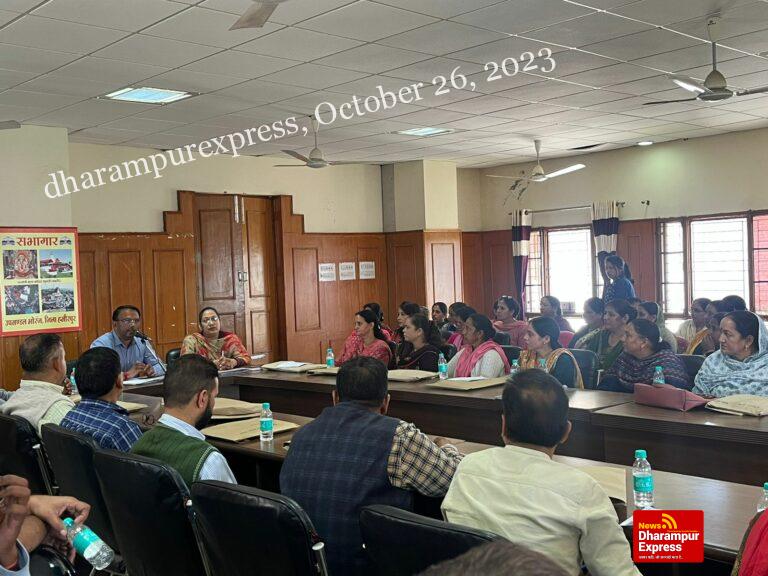 भोरंज में अधिकारियों को समझाई मतदाता सूचियों की पुनरीक्षण प्रक्रिया