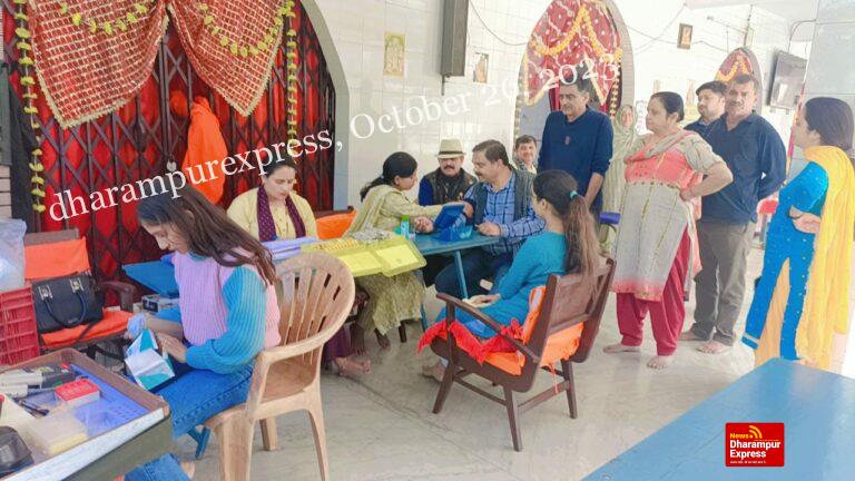 सांसद मोबाईल स्वास्थ्य सेवा ने भोटा में की 73 लोगों की स्वास्थ्य जांच