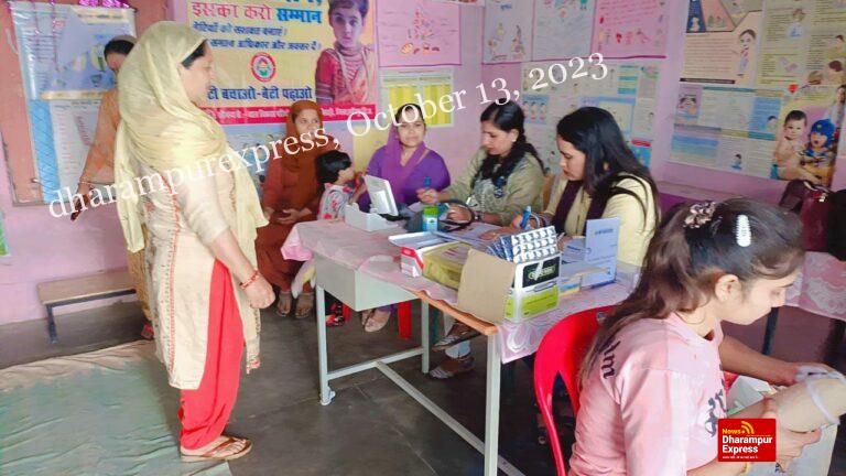 सांसद मोबाईल स्वास्थ्य सेवा ने सिद्धपुर में जांचा 36 लोगों का स्वास्थ्य