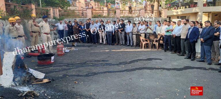 जिला न्यायिक परिसर में की माॅक ड्रिल, बचाव कार्यों का किया अभ्यास