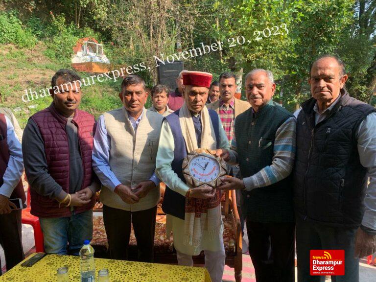 गोपाष्टमी पर्व पर जमली धाम में पूर्व मुख्यमंत्री ने गौ पूजन कर लिया श्रीमद भगवत अमरकथा का श्रवनानन्द