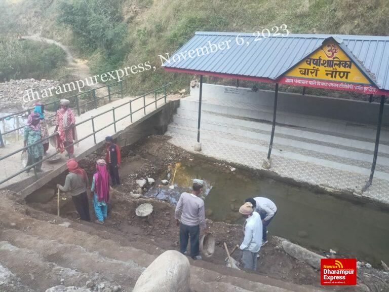 फिर चमक उठा बारी का नौण, दो दिन में निकाला सैंकड़ों टन मलबा
