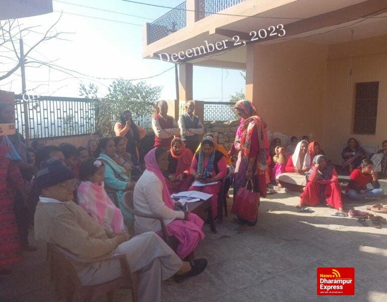 आभा और आयुष्मान कार्ड बनाने उमड़ी लोगों की भीड़