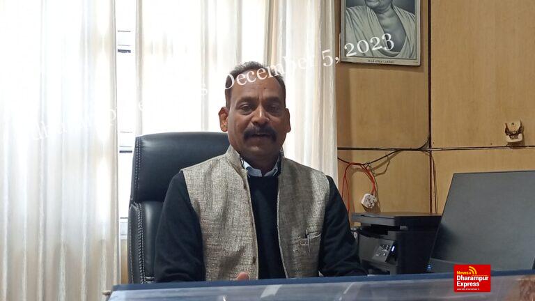 नगर परिषद में नए कार्यकरी अधिकारी अजमेर सिंह ठाकुर ने संभाला कार्यभार 