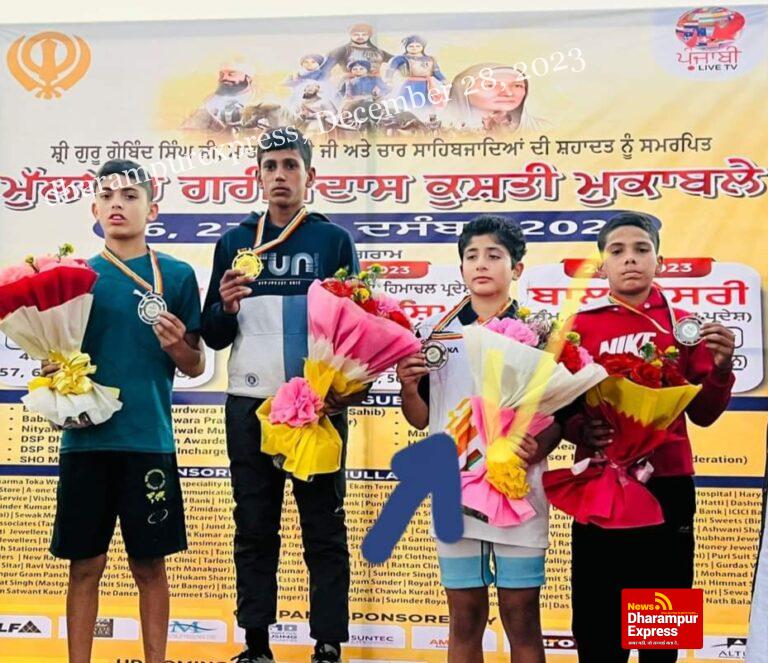 रुद्राक्ष राज ठाकुर ने पहलवानी में दिखाया दम, राष्ट्रीय स्तर पर जीता कांस्य पदक……. खेलों में ब्लू स्टार, हमीरपुर की श्रेष्ठता बरकरार