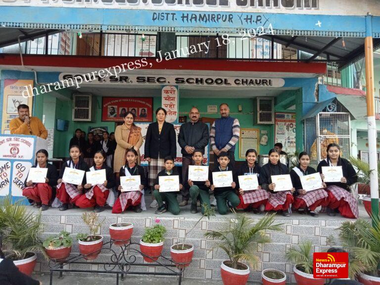 अंतरराष्ट्रीय हिंदी ओलंपियाड में हमीरपुर की छात्राओं ने  जीता स्वर्ण रजत पदक 