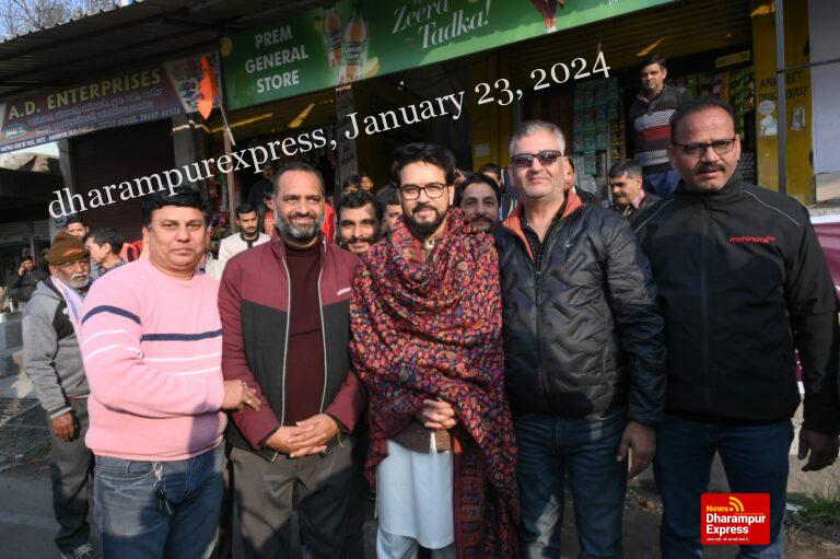 मट्टनसिद्ध बाईपास पर दुकानदारों से मिले केंद्रीय मंत्री अनुराग ठाकुर