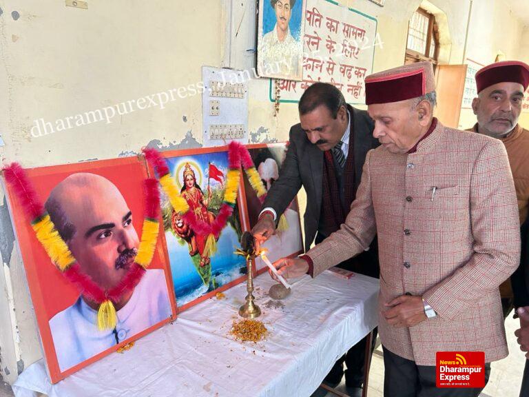 पूर्व मुख्यमंत्री ने टौणीदेवी में भाजयुमो के नवमतदाता सम्मेलन में युवाओं का किया मार्गदर्शन