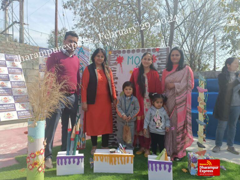 ऑलमाइटी पब्लिक स्कूल में स्टोन पेंटिंग और चित्रकारी मनोरंजन से भरपूर कार्यक्रम का आयोजन