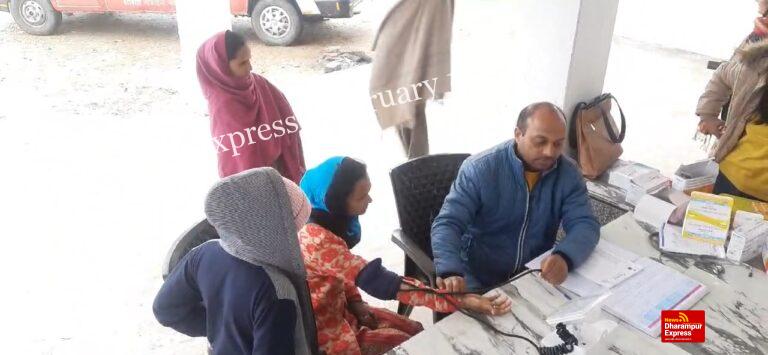 घर द्वार पर मिल रही है बेहतर स्वास्थ्य सेवा व उपचार