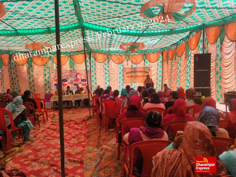ग्राम पंचायत नारा में दी महिलाओं से संबंधित योजनाओं एवं अधिनियमों की जानकारी