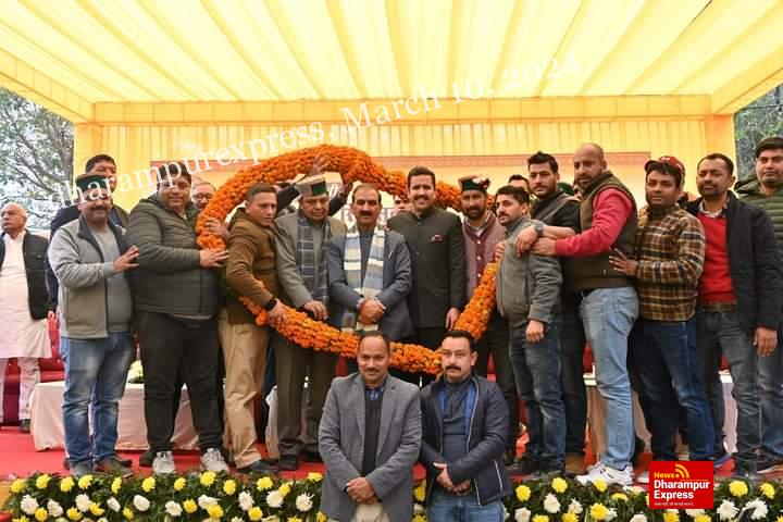 सीएम ने सोलन को दी करोड़ों रूपये के विकासात्मक परियोजनाओं की सौगात