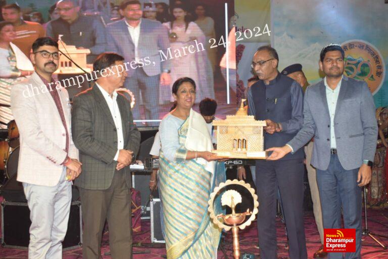 मंडल आयुक्त राखिल काहलों ने किया द्वितीय सांस्कृतिक संध्या का शुभारंभ