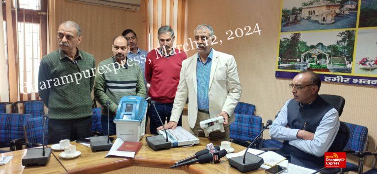 मतदाता जागरुकता कार्यक्रमों में मीडिया का सहयोग जरूरी: अमरजीत सिंह