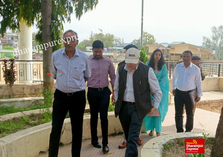 मुख्य निर्वाचन अधिकारी मनीष गर्ग ने सुजानपुर में किया मतगणना हॉल का निरीक्षण