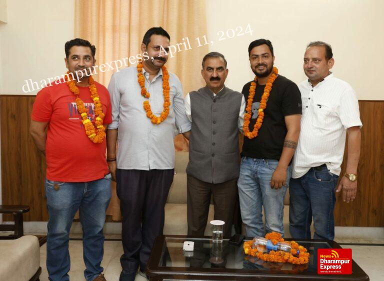 भाजपा समर्थित बीडीसी सदस्य मनजीत कांग्रेस में शामिल