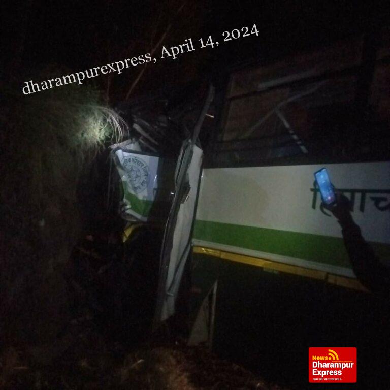 कक्कड़ से वृंदावन जाने वाली एचआरटीसी बस दुर्घटनाग्रस्त, 27 लोग घायल