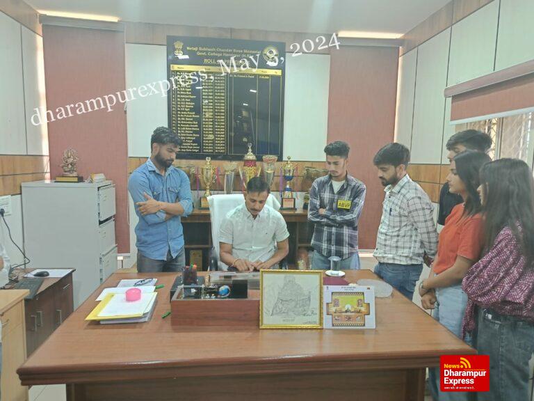 अखिल भारतीय विद्यार्थी परिषद हमीरपुर इकाई द्वारा प्रधानाचार्य को महाविद्यालय की विभिन्न मांगों को लेकर सौंपा ज्ञापन: आशुतोष