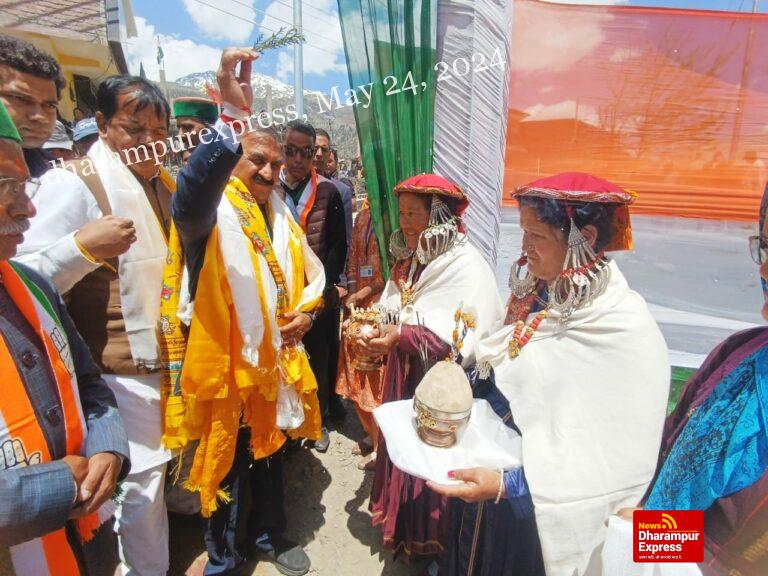 रवि ठाकुर दूसरे कांग्रेसी विधायकों को 15 करोड़ का लालच देकर भाजपा में मिलने को उकसाते रहेः सीएम