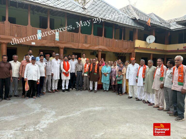 मोदी के आशीर्वाद और अनुराग ठाकुर की सेवा व मेहनत से विकास की राह पर आगे बढ़ रहा हमीरपुर लोकसभा क्षेत्र : अरुण धूमल