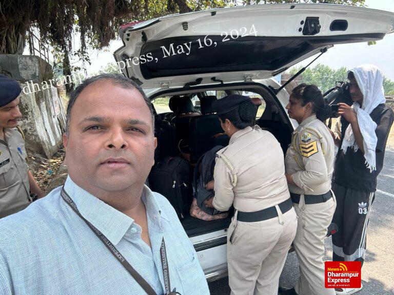 सभी वाहनों की हो रही चैकिंग, एसएसटी ने व्यय पर्यवेक्षक का वाहन भी किया चैक