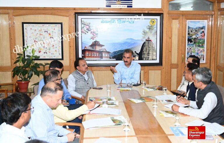 मुख्यमंत्री ने वनों को आग से बचाने के उपायों की समीक्षा बैठक की 