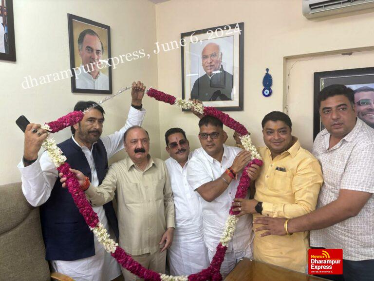 कांग्रेस नेता दीपक शर्मा ने अमेठी से सांसद पंडित किशोर लाल शर्मा को दी बधाई