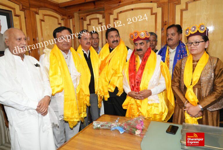 नव-निर्वाचित विधायकों ने मुख्यमंत्री से की भेंट
