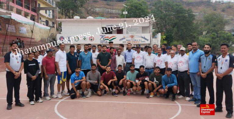 टौणी देवी में तीन दिवसीय बास्केटबॉल प्रतियोगिता शुरू 