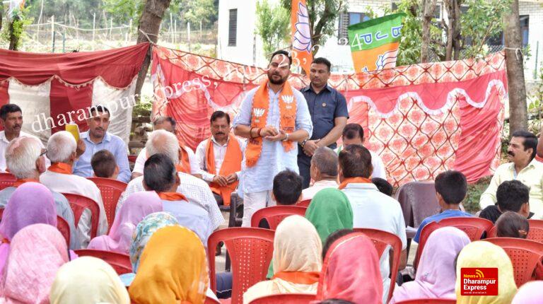 भाजपा प्रत्याशी आशीष शर्मा ने ग्राम पंचायत बाड़ी फरनोल, धनेड और सेर बलोनी में की नुक्कड़ सभाएं
