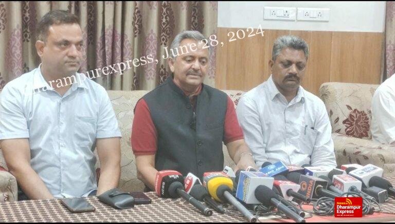 पैसे के दम पर राजनीति में आए लोगों को जनता दिखाएं बाहर का रास्ता: नरेश चौहान