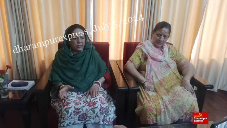 हमीरपुर में जयराम ठाकुर पर बरसी प्रतिभा सिंह, भाजपा पहले अपना घर संभाले फिर करे कांग्रेस की बात