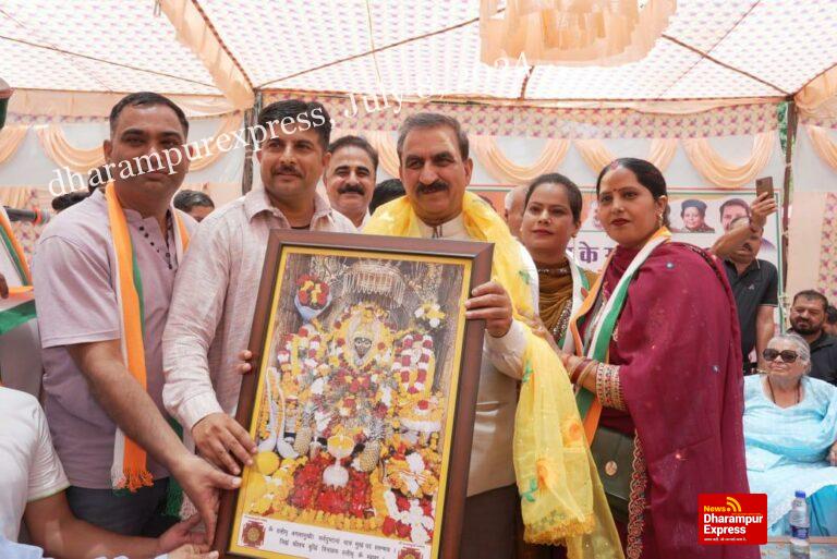 कमलेश को जिताओ, विधायक के साथ सीएम पाओ : मुख्यमंत्री 