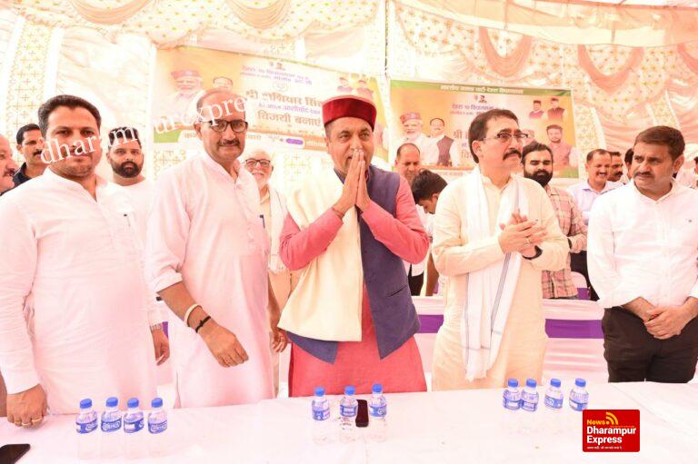 मित्रों और परिवार को फ़ायदा देने वाले मुख्यमंत्री को प्रदेश की जनता ने नकारा