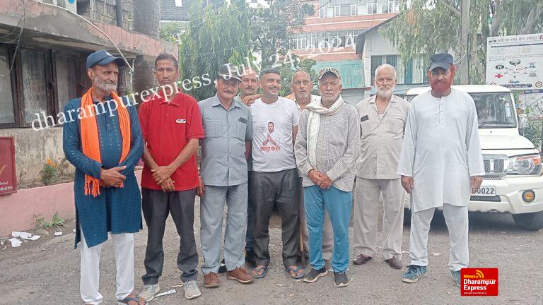 वित्तीय अनियमितताओं को लेकर प्रतिनिधिमंडल मिला जिलाधीश से 
