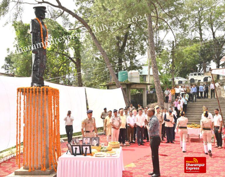 कारगिल विजय दिवस की 25वीं वर्षगांठ पर शहीदों को दी श्रद्धांजलि