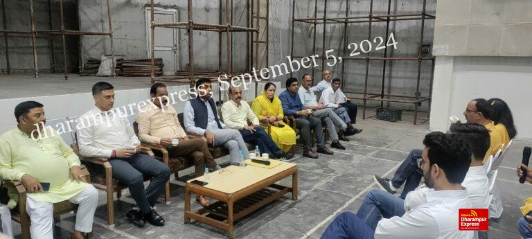 पीजी और निजी शिक्षण संस्थानों के प्रबंधकों के साथ नगर परिषद और जिला प्रशासन ने की अहम बैठक