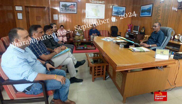 हमीरपुर की आर्थिकी को बल दे सकता है दुग्ध उत्पादन: अमरजीत सिंह