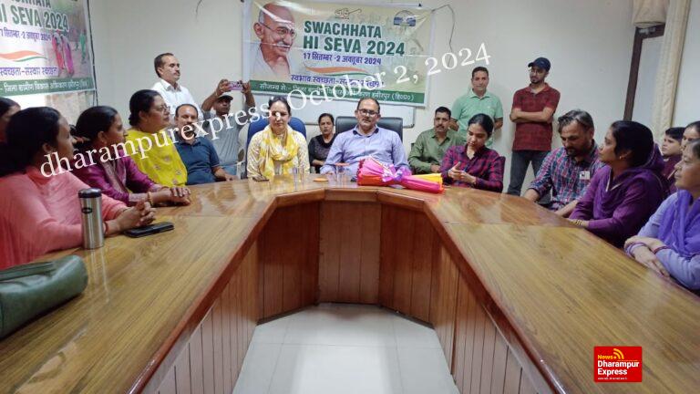 रैलियों, सफाई, शपथ और पुरस्कार वितरण के साथ संपन्न हुआ स्वच्छता पखवाड़ा
